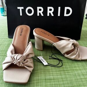 Torrid Cream Heels Elegant Design
